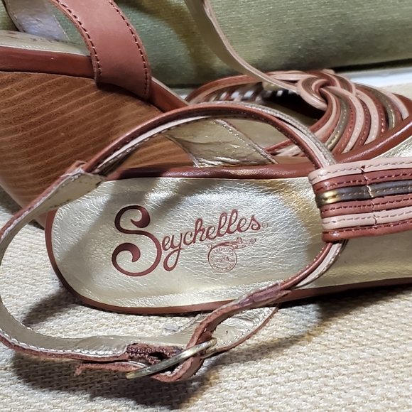 SEYCHELLES NWOT Wedge Heeled Sandles - Picture 4 of 6